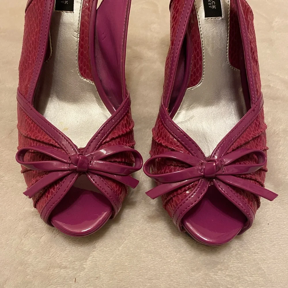 White House Black Market Fuchsia Slingback Heels